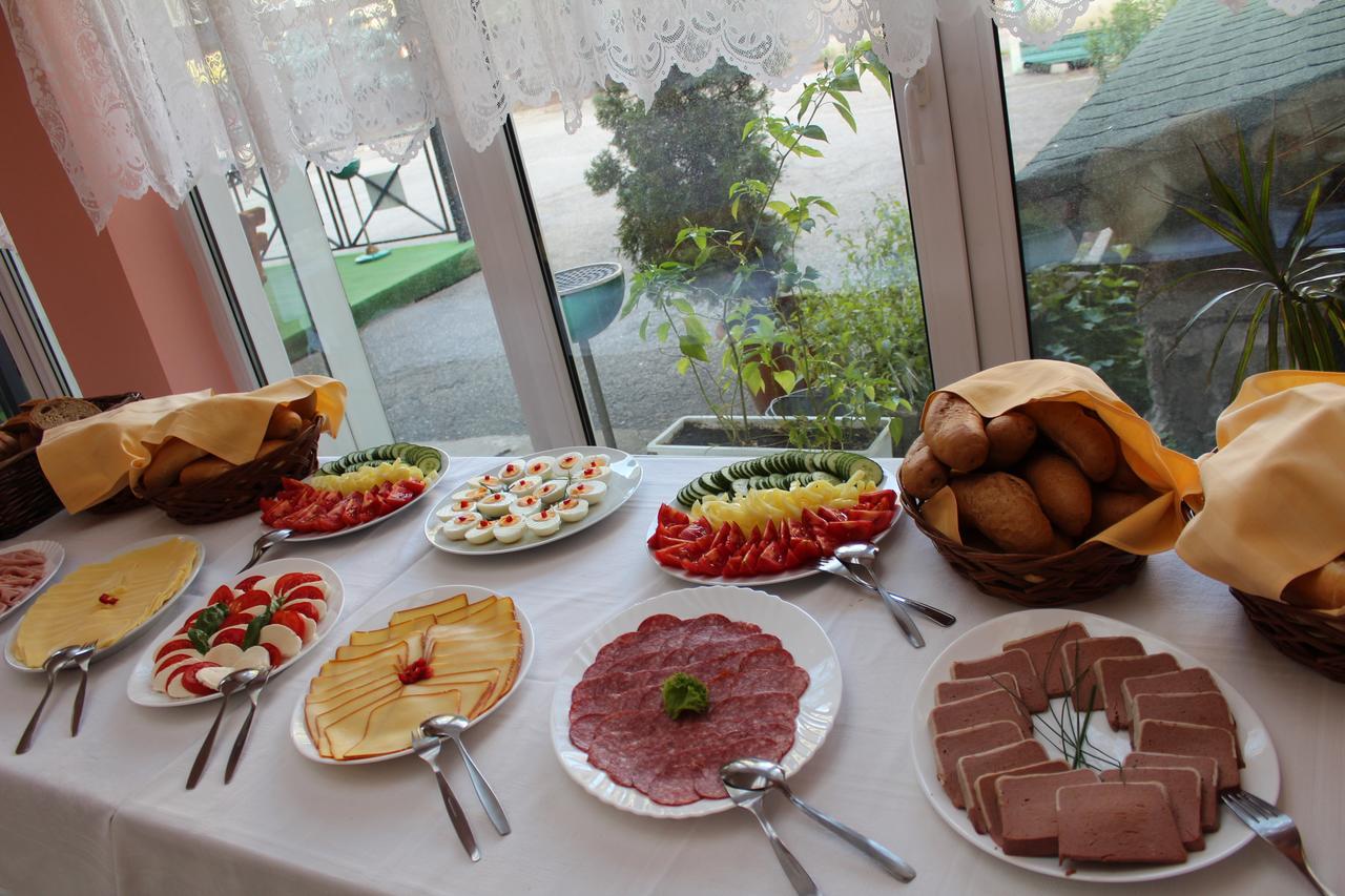 Hotel Kras Rožňava 외부 사진